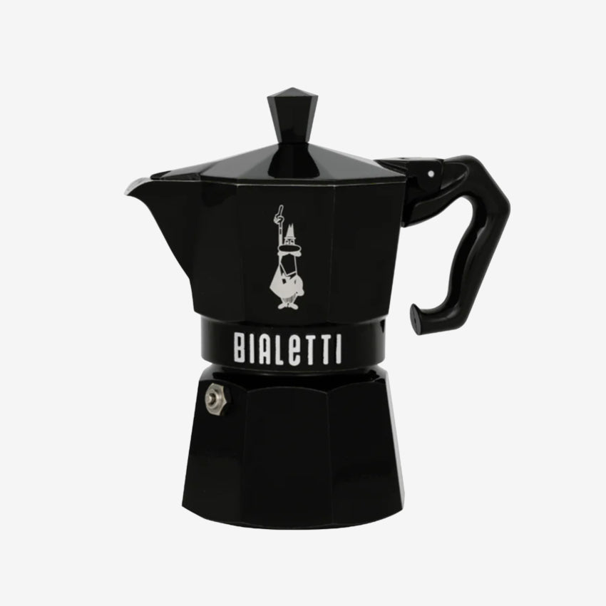 The Bialetti Moka Exclusive Coffee Pot 3 cup size in Black 