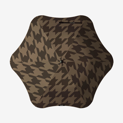 The Blunt Limited Edition Cocoa Metro Umbrella fully open
