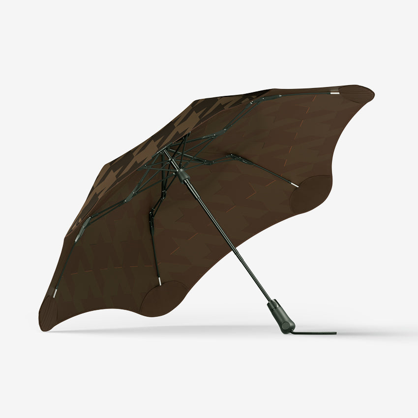 An inside view of the Blunt Limited Edition Cocoa Metro Umbrella fully open