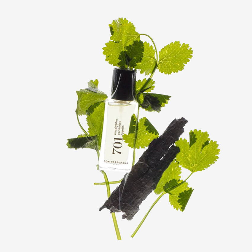 The Bon Parfumeur Eau De Parfum Aromatic 702 in a 15ml bottle in a styled shot