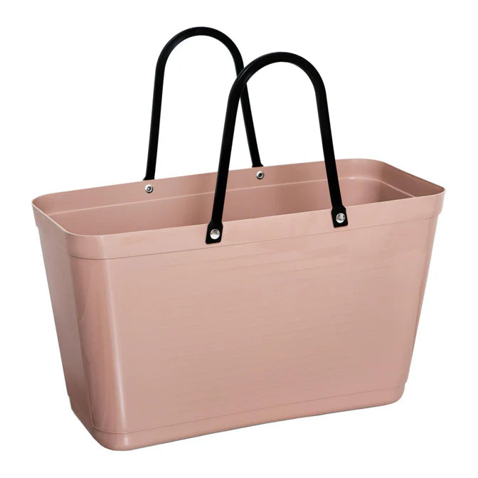The Hinza Bag in Nougat on a white background.