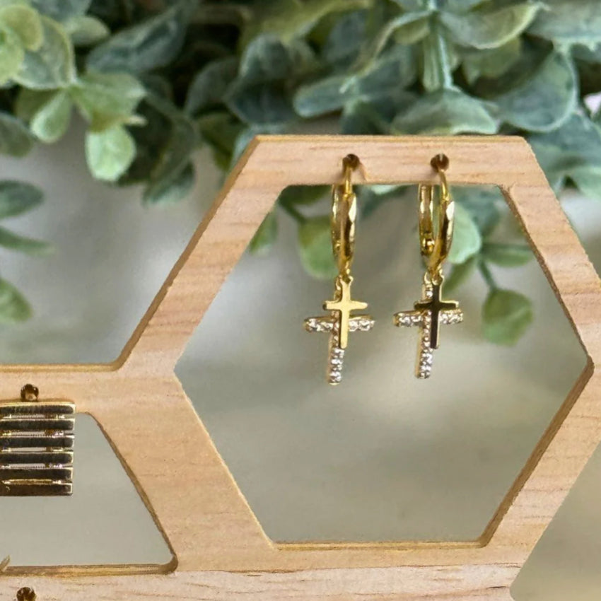 Huggies Sleeper Petite | Cross