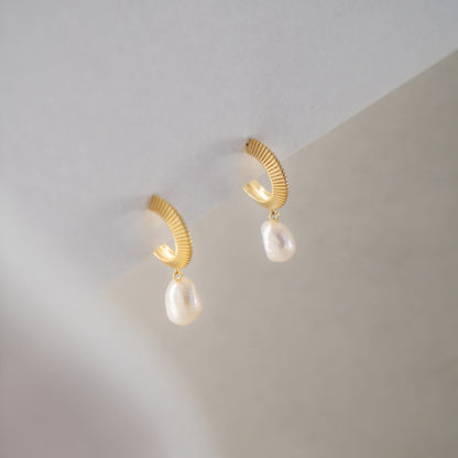 Aada Pearl Hoops