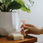 Razor Stand